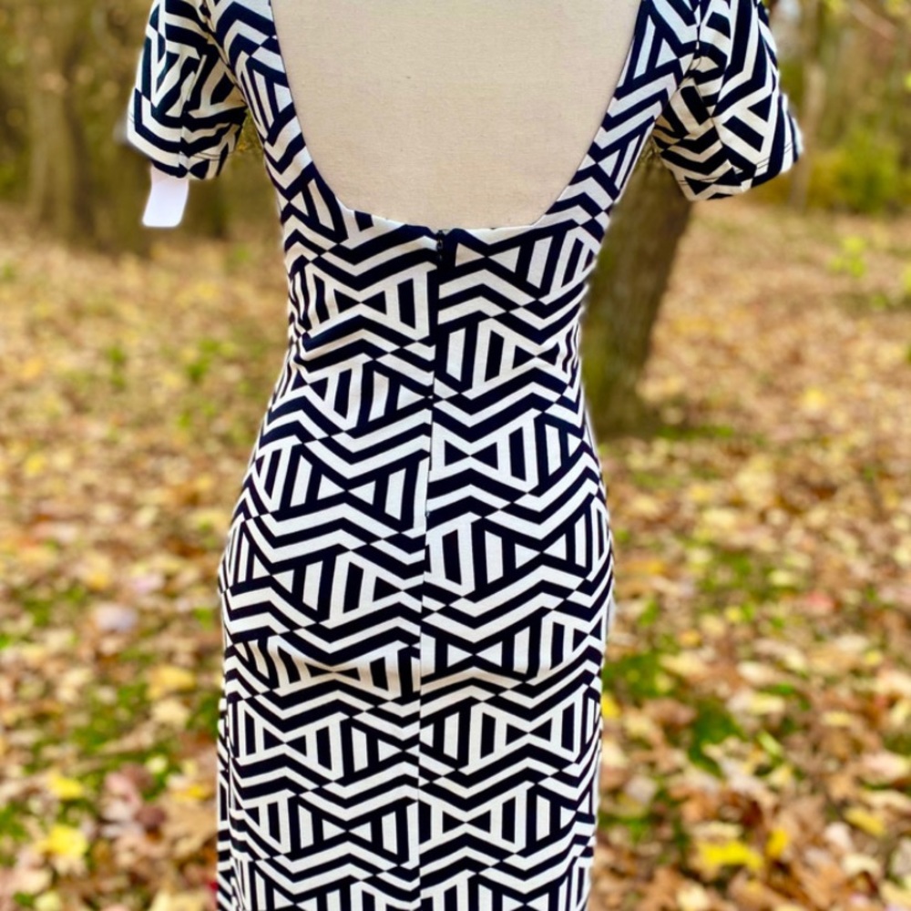 Black and white geometric print dress